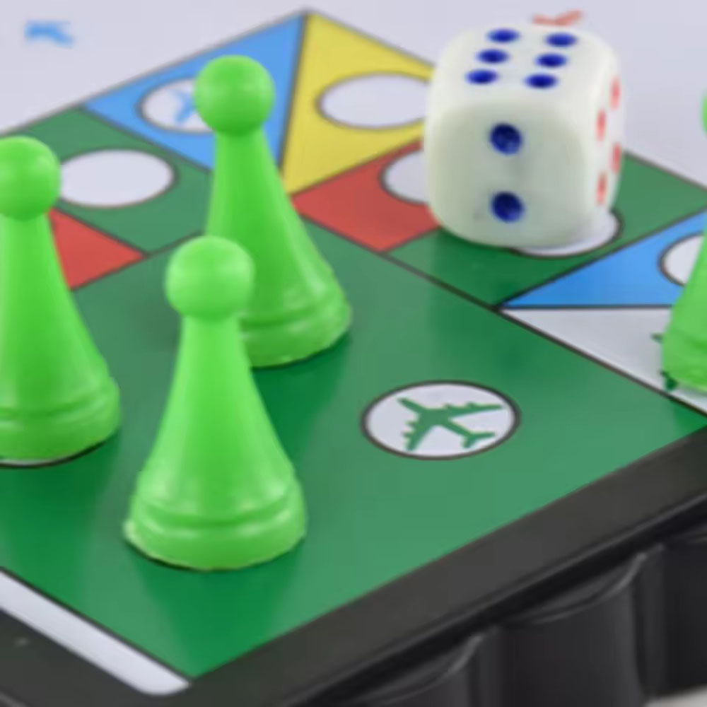 Foldable magnetic flying chess - Board Game Quacks 评论和价格